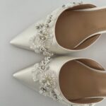 Весільні туфлі з вишивкою та ремінцем
