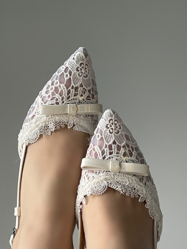 Мереживні бежеві туфлі слінгбеки з бантиком