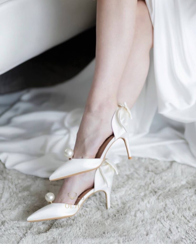 Туфлі 6в1 зі знімними брошками та бантом