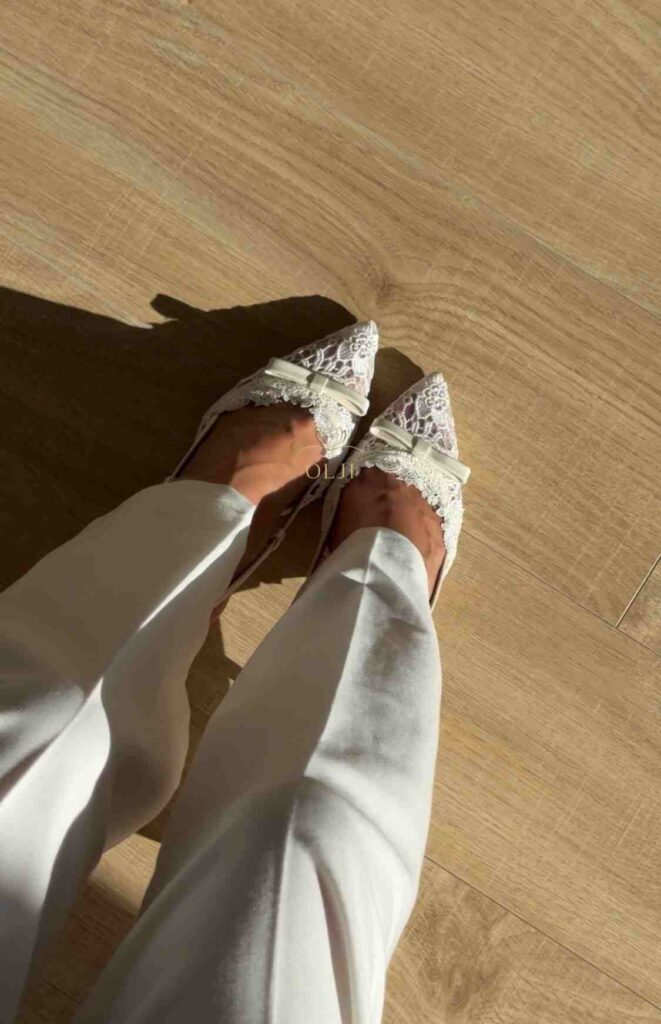 Мереживні бежеві туфлі слінгбеки з бантиком