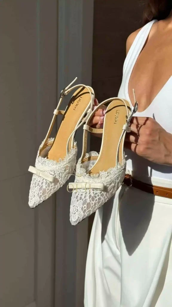 Мереживні бежеві туфлі слінгбеки з бантиком