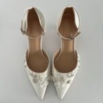 Весільні туфлі з вишивкою та ремінцем