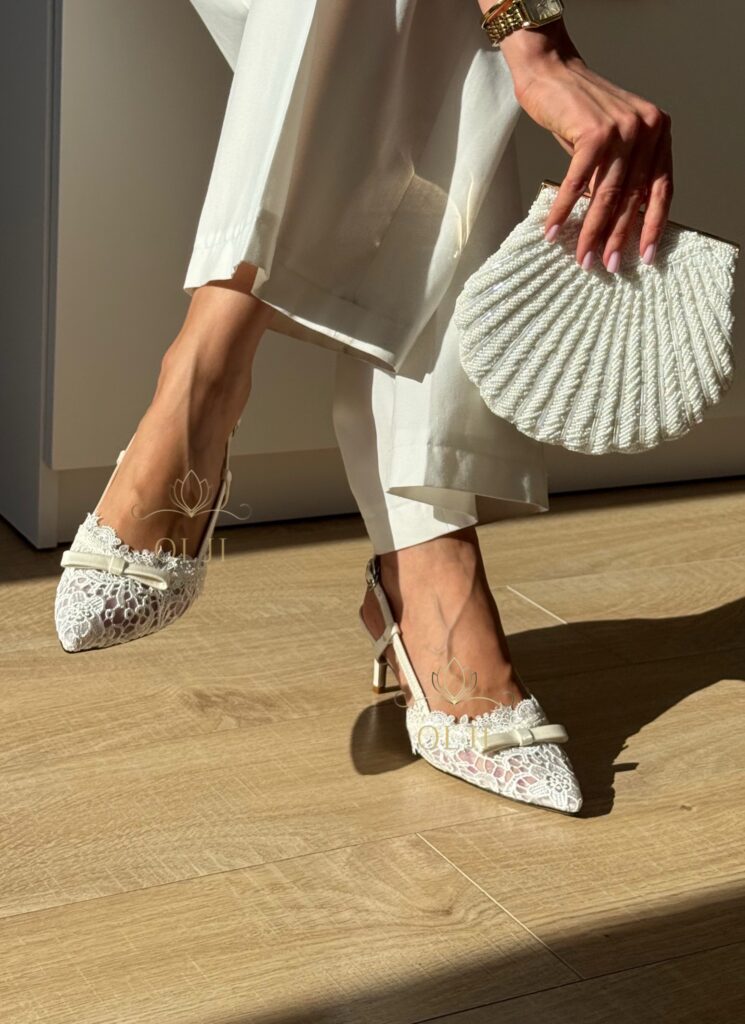 Мереживні бежеві туфлі слінгбеки з бантиком