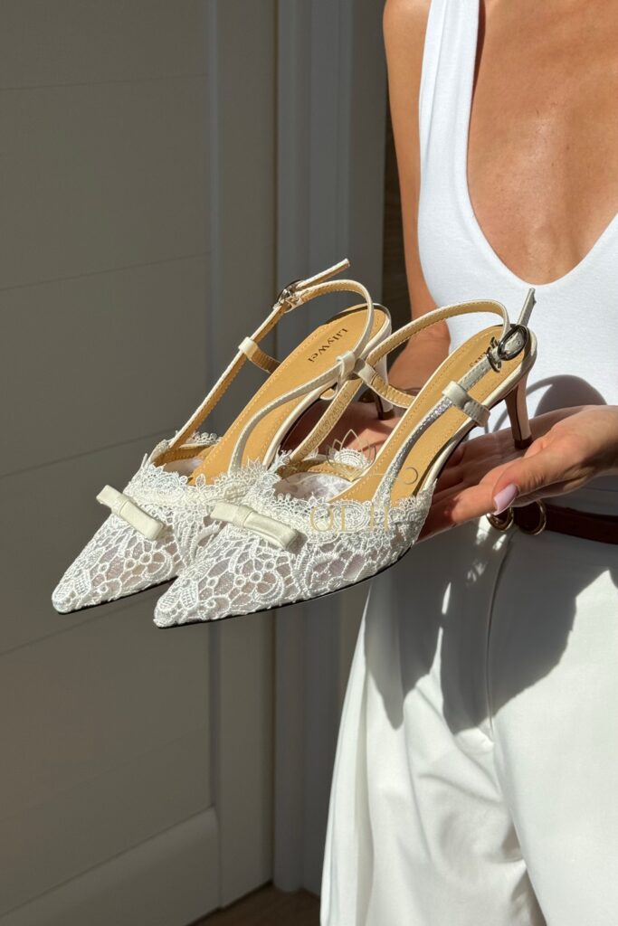 Мереживні бежеві туфлі слінгбеки з бантиком