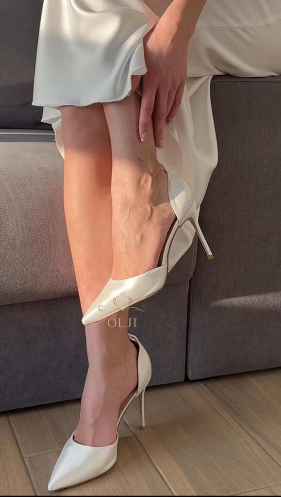 Туфлі 6в1 зі знімними брошками та поясом з перлинами Класичні атласні весільні туфлі