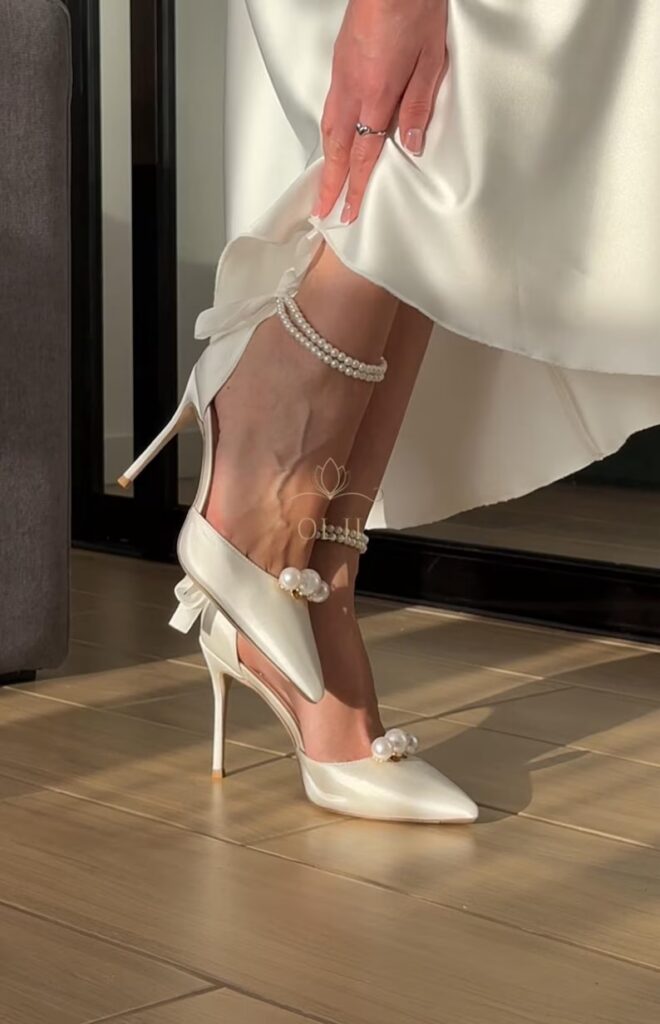 Туфлі 6в1 зі знімними брошками та поясом з перлинами Класичні атласні весільні туфлі
