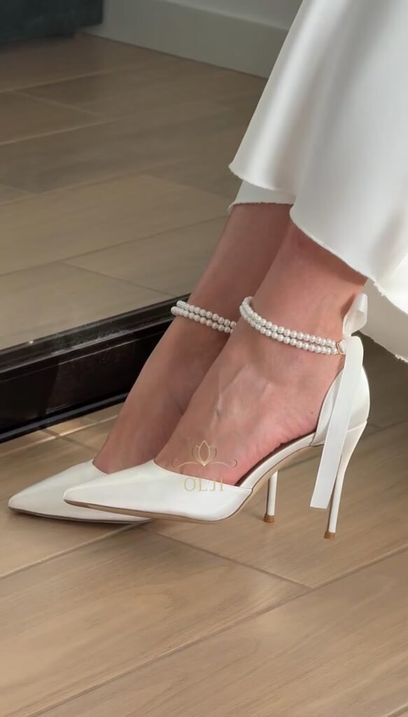 Туфлі 6в1 зі знімними брошками та поясом з перлинами Класичні атласні весільні туфлі