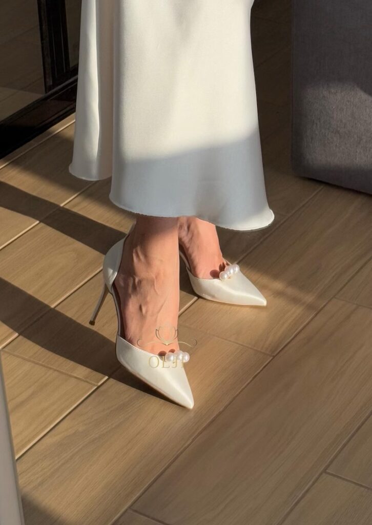 Туфлі 6в1 зі знімними брошками та поясом з перлинами Класичні атласні весільні туфлі