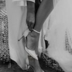 Класичні атласні туфлі з ремінцем