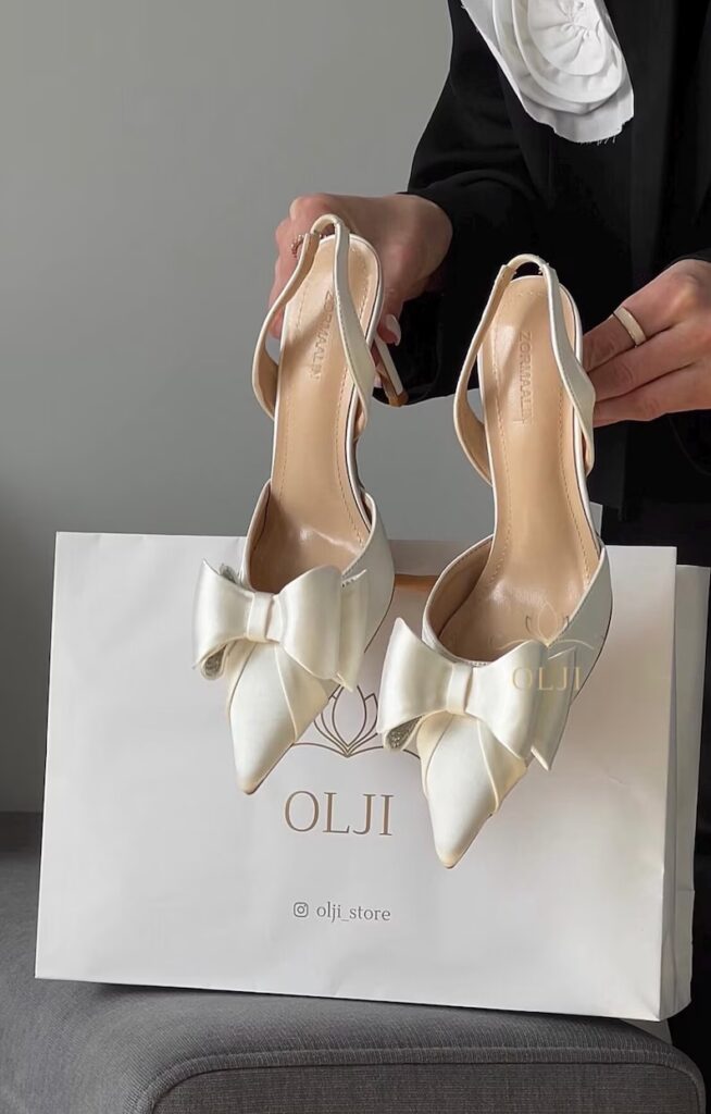 Слінгбеки з обʼємним бантом