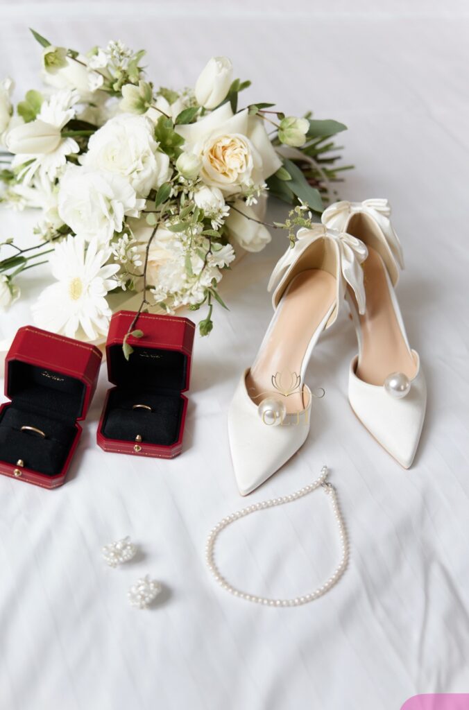 Туфлі 6в1 зі знімними брошками та бантом