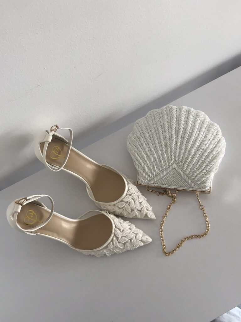 Весільні туфлі з ручною вишивкою