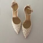 Весільні туфлі з ручною вишивкою