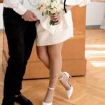 Класичні атласні туфлі з ремінцем