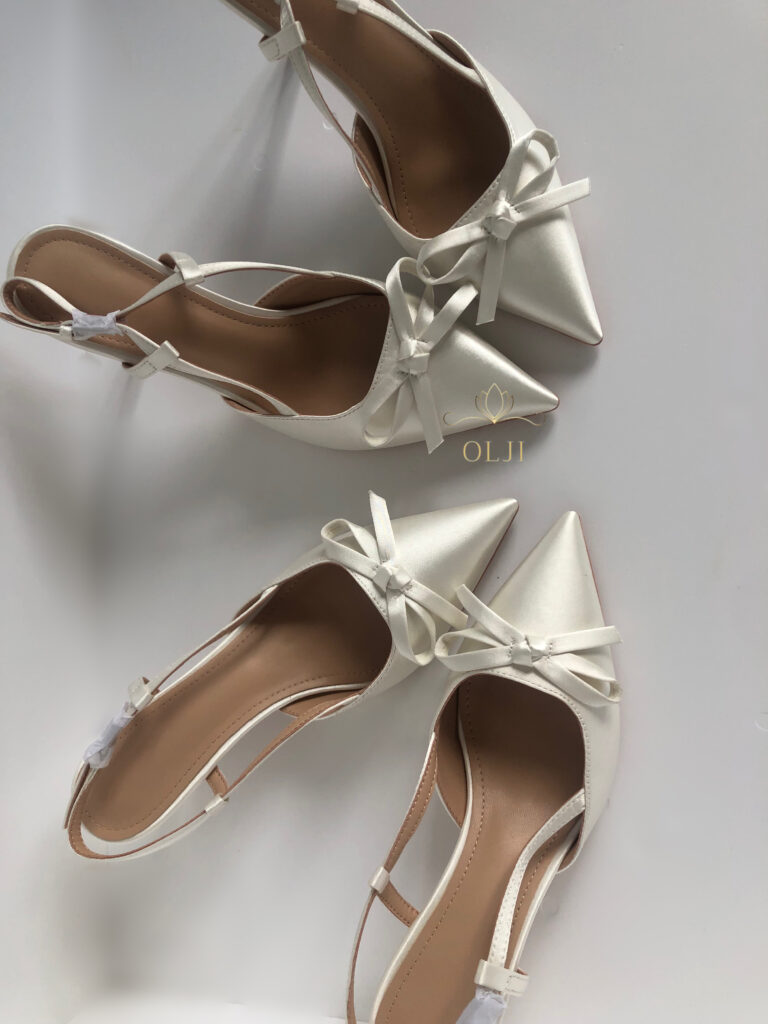 Атласні туфлі з бантиком