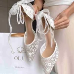 Прозорі туфлі з перлами та стрічками, оздоблені паєтками