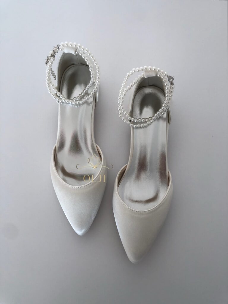 Весільні балетки з перлами