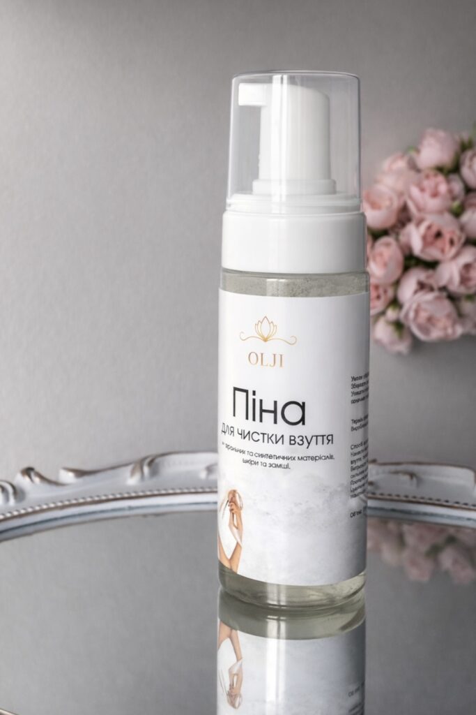 Піна для чищення взуття різних матеріалів OLJI, 150 мл