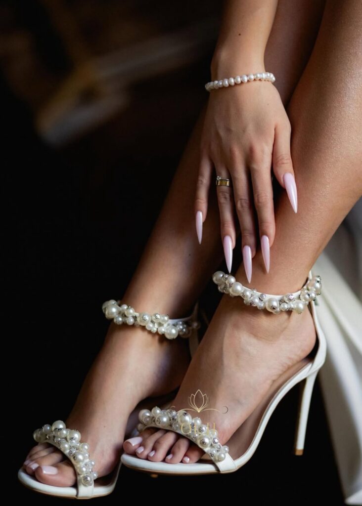 Босоніжки з перлами