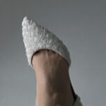 Туфлі з обʼємною вишивкою трояндами та з перлами