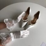 Весільні атласні туфлі з перлами