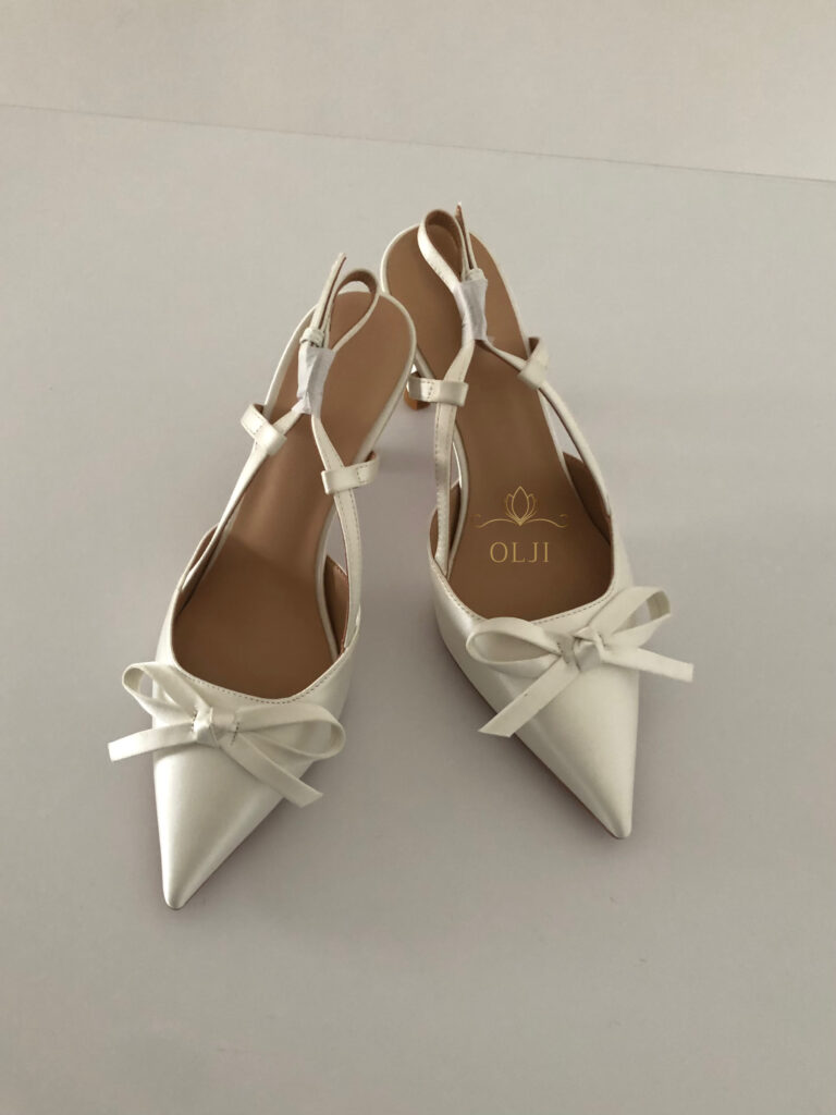 Атласні туфлі з бантиком