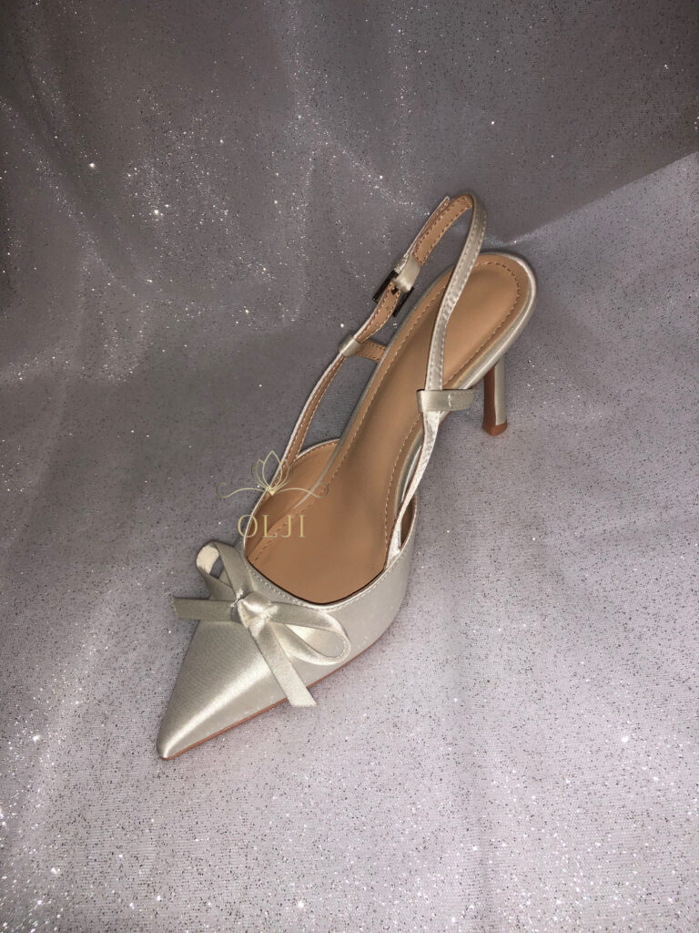 Атласні туфлі з бантиком