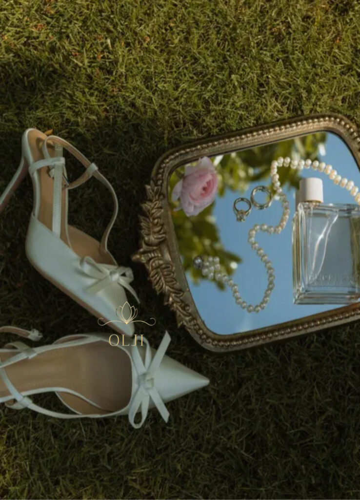 Атласні туфлі з бантиком