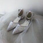 Білі мереживні туфлі на низькому підборі Весільні балетки