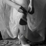 Туфлі з квітковим вишитим візерунком та перлами