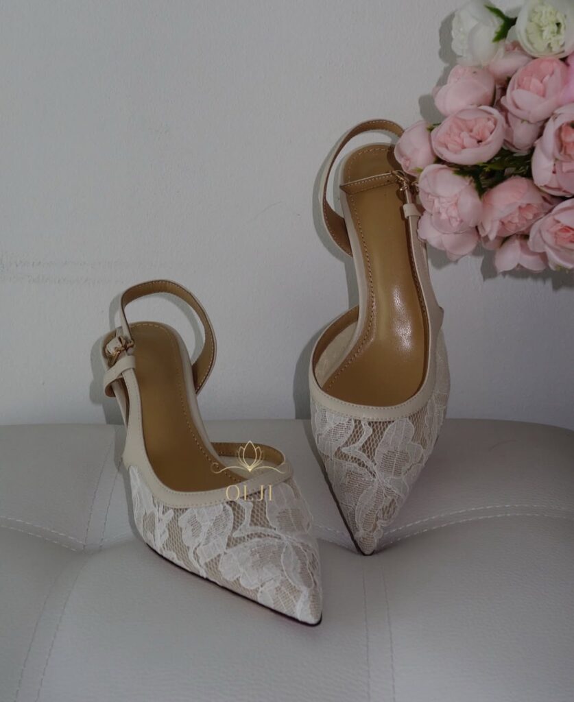 Бежеві мереживні туфлі Слінгбеки