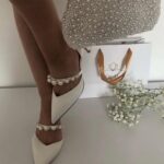 Весільні атласні туфлі з перлами