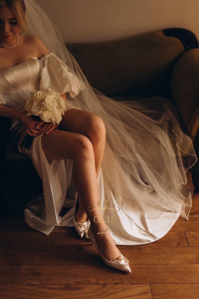 Туфлі 6в1 зі знімними брошками Атласні туфлі з перлами