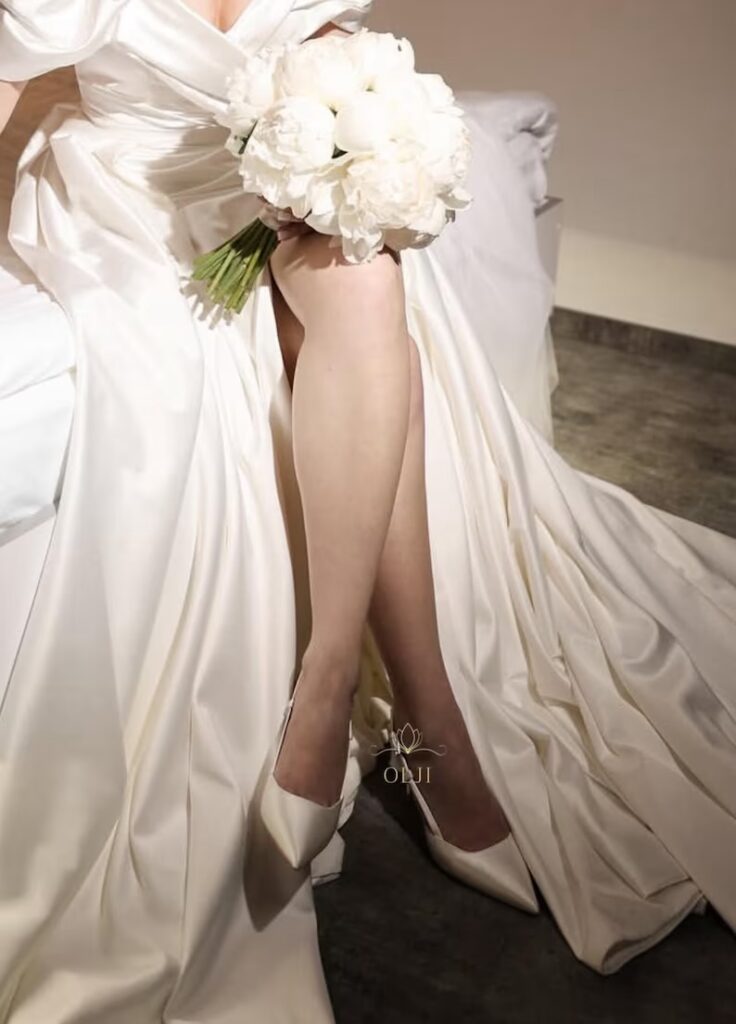 Класичні атласні слінгбеки