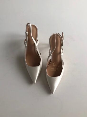 Класичні атласні слінгбеки