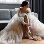 Атласні туфлі зі стрічками та звичайним ремінцем у комплекті