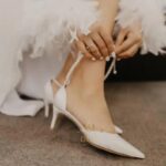 Атласні туфлі з перлами