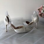 Туфлі з перлами, прозорими стрічками та ремінцем у комплекті