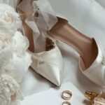 Туфлі з перлами, прозорими стрічками та ремінцем у комплекті