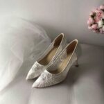 Мереживні туфлі з округленим підбором