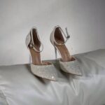 Блискучі туфлі з ремінцем