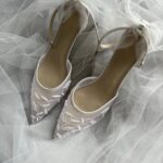 Прозорі туфлі з вишивкою та фатиновим бантом