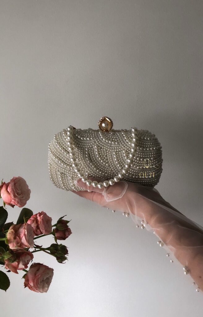 Сумка з перлин айворі