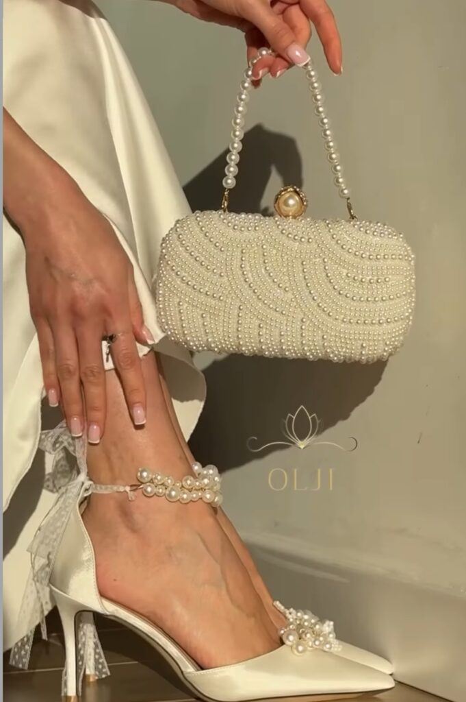 Сумка з перлин айворі