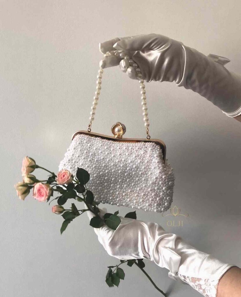 Сумочка з перлами