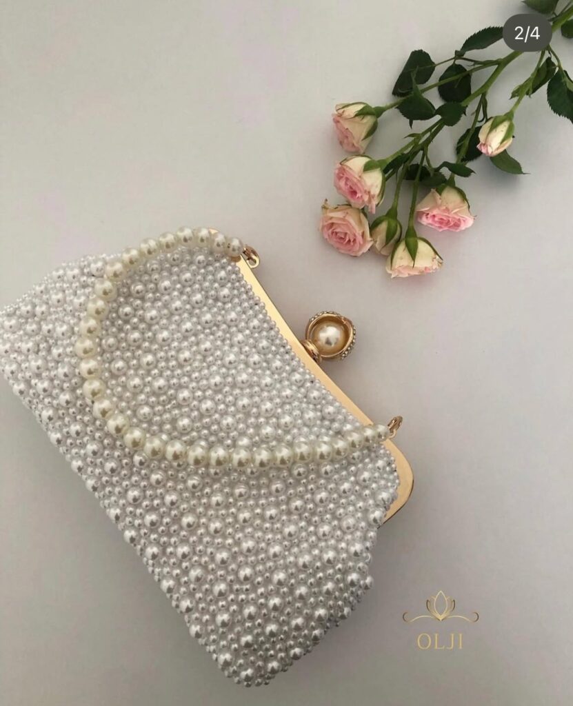 Сумочка з перлами