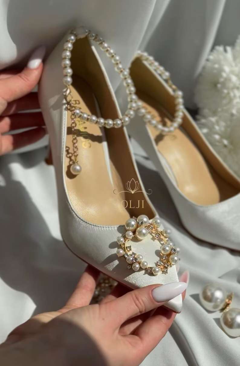 Туфлі 6в1 зі знімними брошками Атласні туфлі з перлами