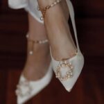 Туфлі 6в1 зі знімними брошками Атласні туфлі з перлами