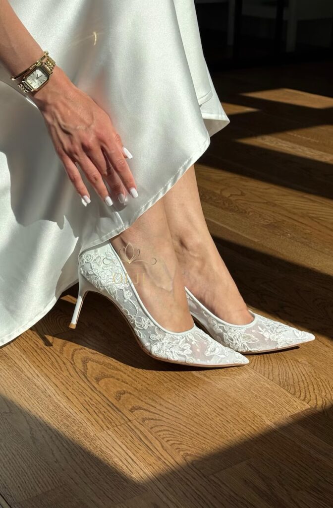 Весільні мереживні туфлі