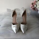 Туфлі з перлами, прозорими стрічками та ремінцем у комплекті